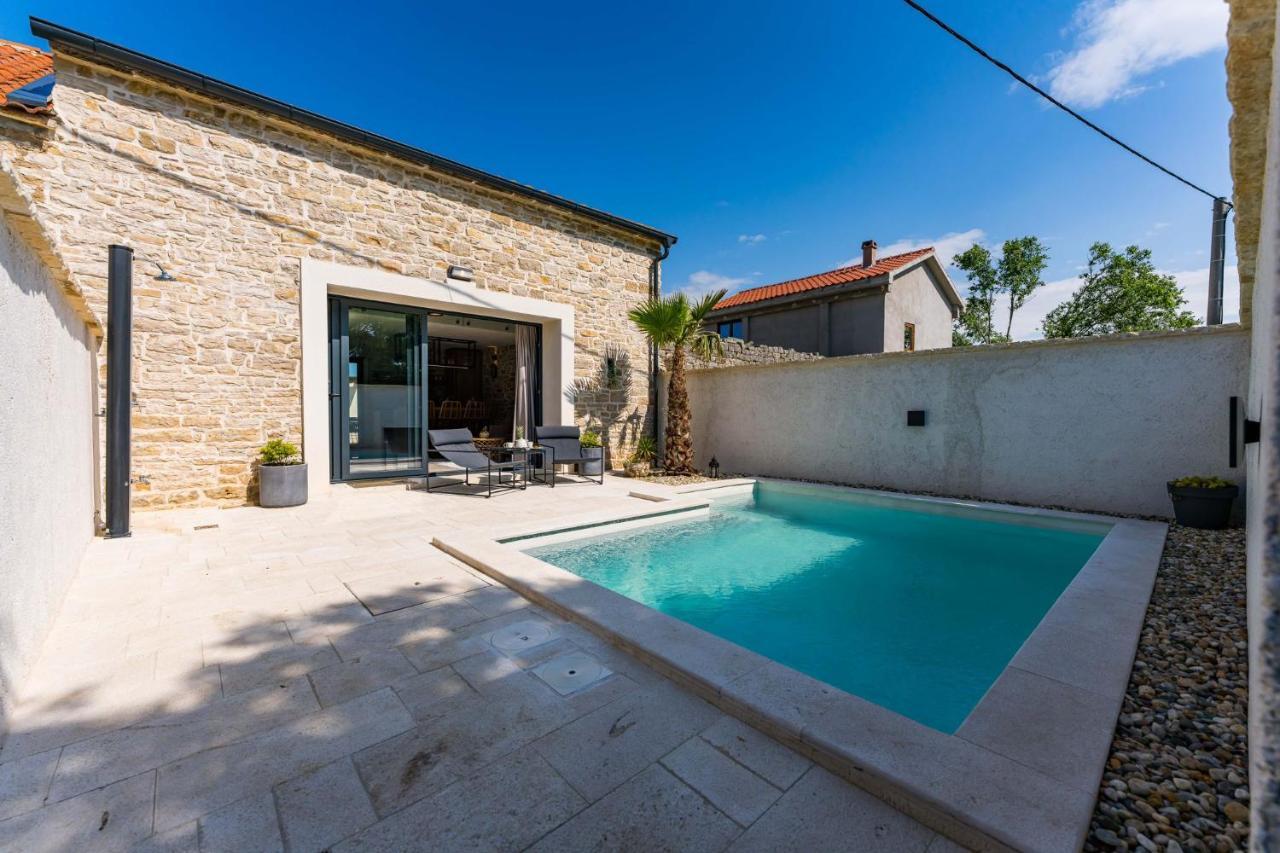 Stone House With Pool Poeta Villa Pridraga Exterior photo