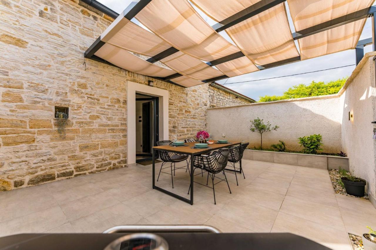 Stone House With Pool Poeta Villa Pridraga Exterior photo