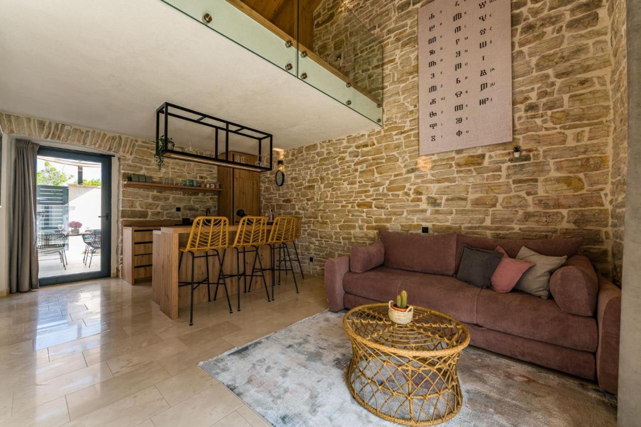 Stone House With Pool Poeta Villa Pridraga Exterior photo